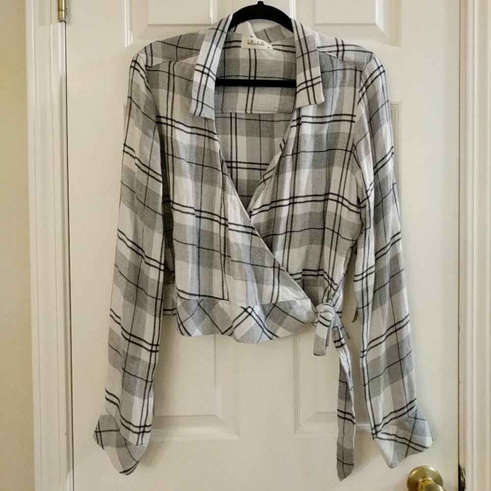 Bella Dahl wrap shirt size medium